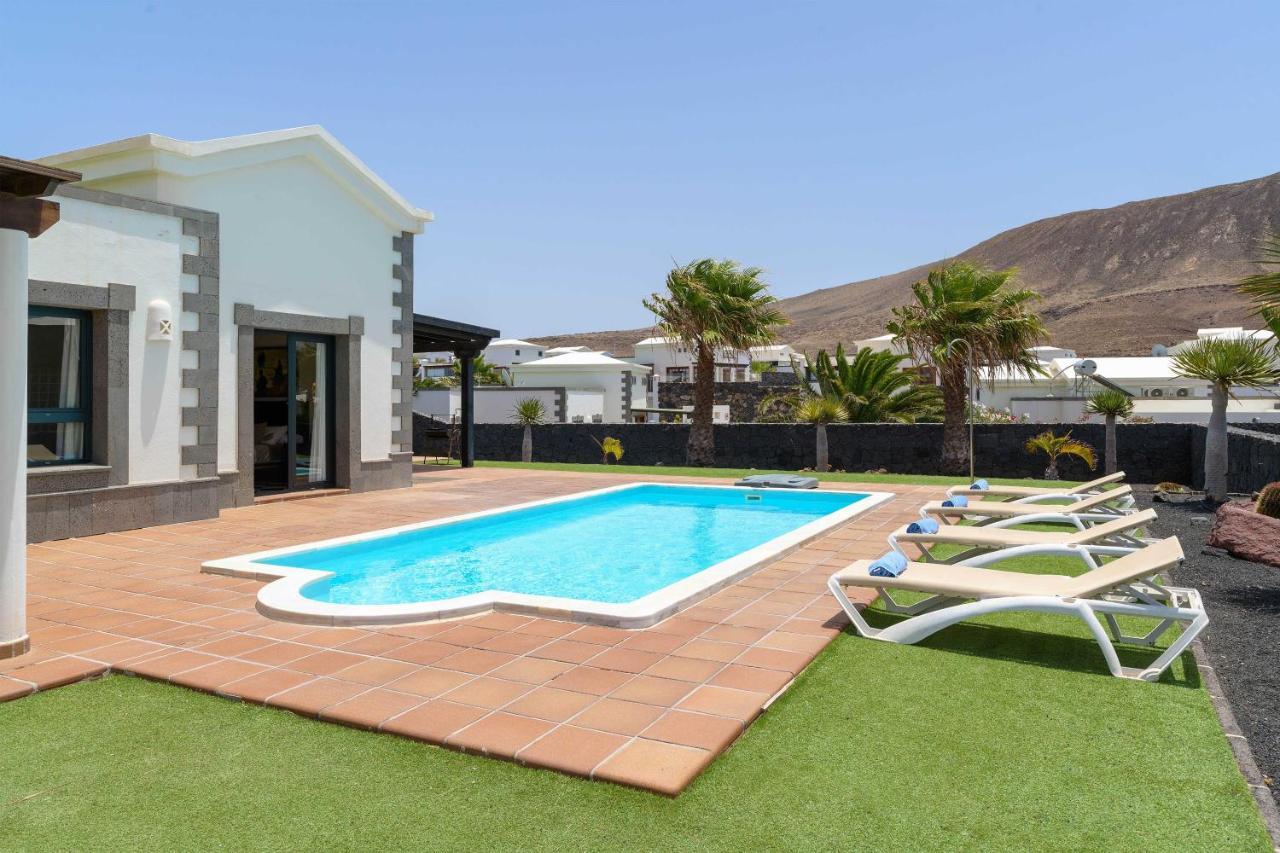 Villa Esterlicia ปลายาบลังกา ภายนอก รูปภาพ