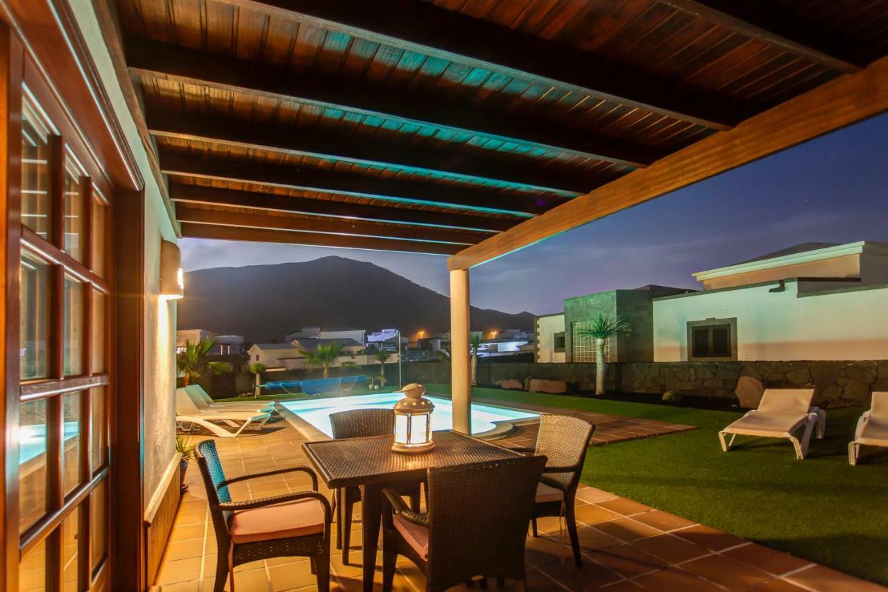 Villa Esterlicia ปลายาบลังกา ภายนอก รูปภาพ